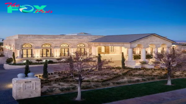 B83.Exploring Floyd Mayweather Jr.’s extravagant mansion in Las Vegas