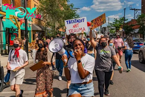 How Chicago Is Tackling Police Violence and Mental Health at Once