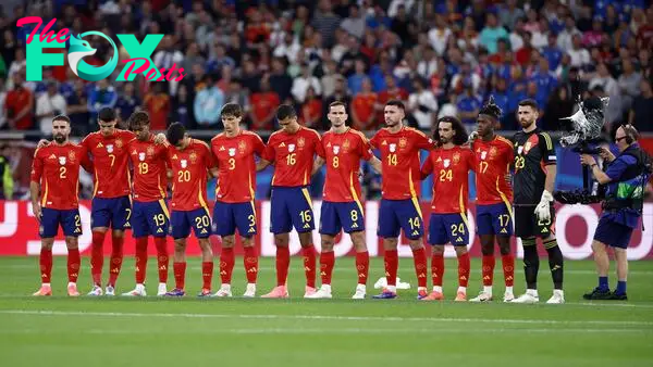 Why does the Spanish anthem have no lyrics and what other countries have only music in their anthem?