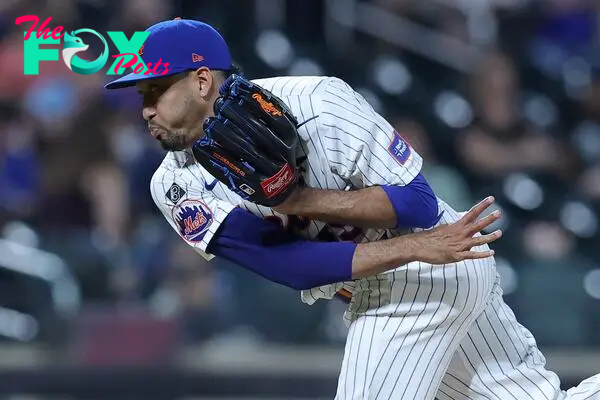 Why was MLB pitcher Edwin Díaz ejected and what was the sticky substance on his hand?
