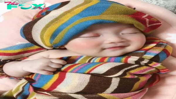 LS ”Enchanting world of newborn babies and their adorable expressions in daily activities make parents extremely happy. ‎” LS