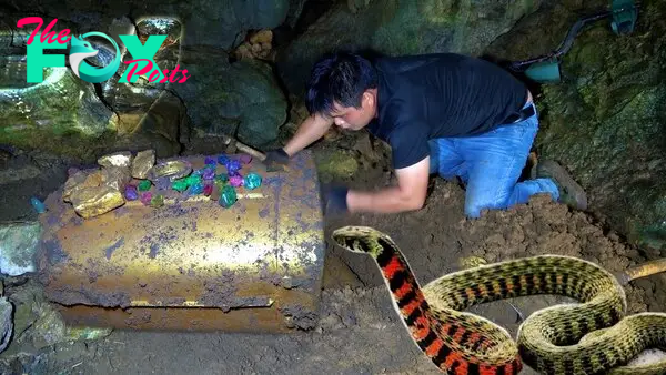.Courageous Discovery: Magical Treasure Found in Cavern Teeming with Snakes..D