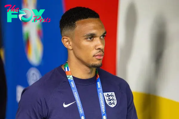 Gary Neville blasts Gareth Southgate over “illegal” Trent Alexander-Arnold snub