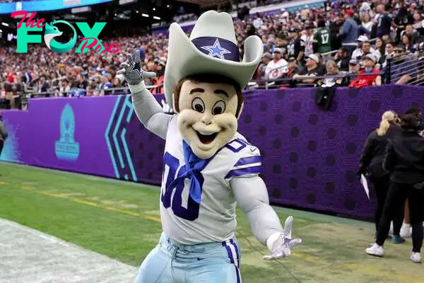 How much money does the Dallas Cowboys mascot get paid per year? Rowdy’s annual salary