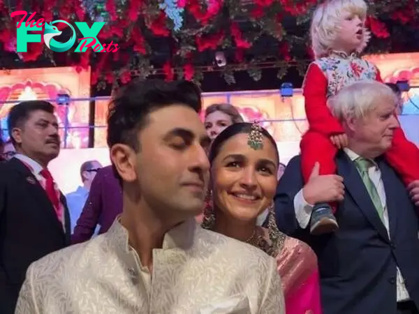 You'll never guess who photobombed Alia and Ranbir's dance video at Ambani wedding!