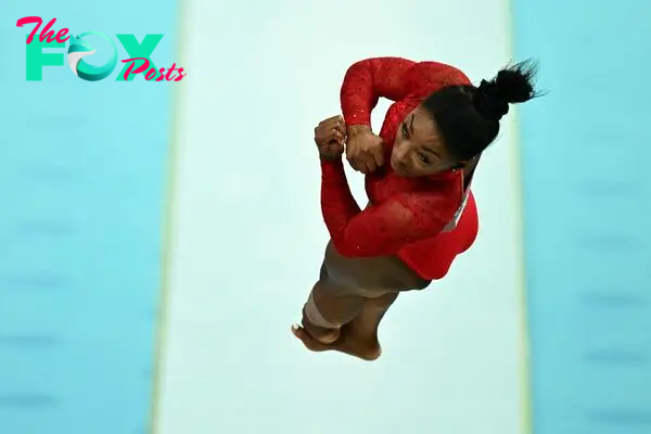 When does Simone Biles compete in the women’s floor exercise final? Date and times