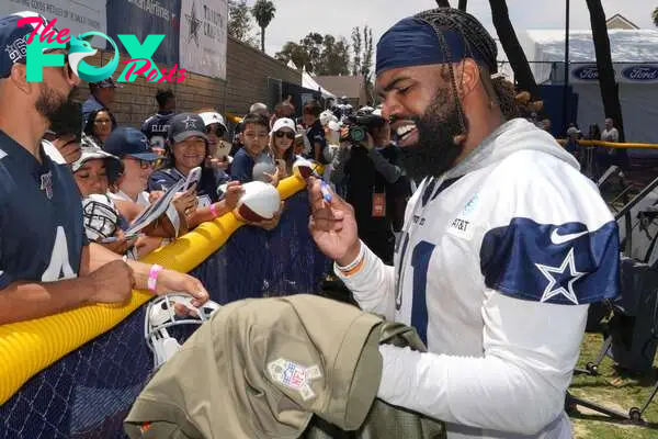 “They kicked me out!” Ezekiel Elliott jokes with Cowboys fans