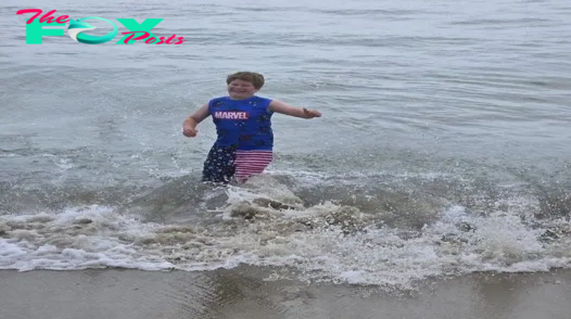 Mom issues warning after 10-year-old son collapses after playing in the ocean