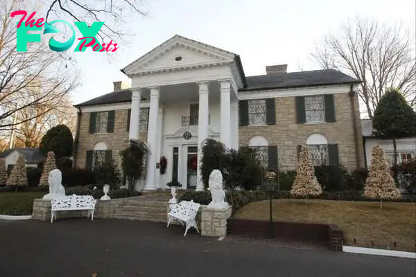 US woman arrested in 'brazen scheme' to steal Elvis' Graceland estate