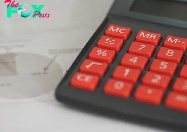 YouTuber transforms regular calculator into a device with internet and ChatGPT