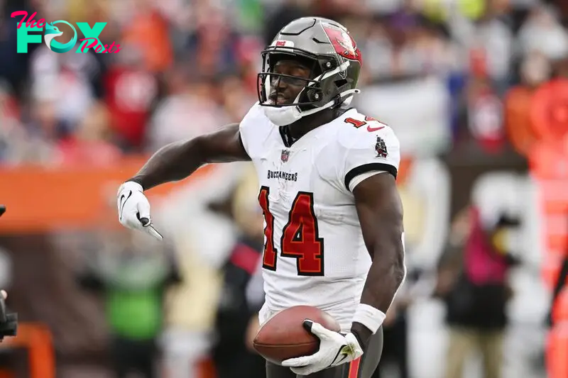 Draftkings NFL Showdown Picks: Eagles vs. Buccaneers 9/29/24