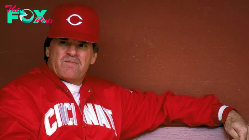 Why was Pete Rose banned from baseball for life in 1989?