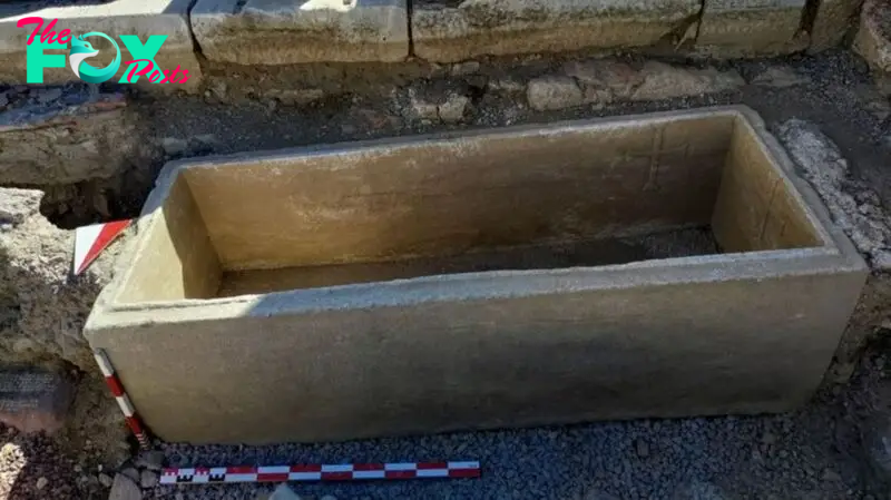 Grand tomb of Roman gladiator found in Turkey actually contains the remains of 12 other people