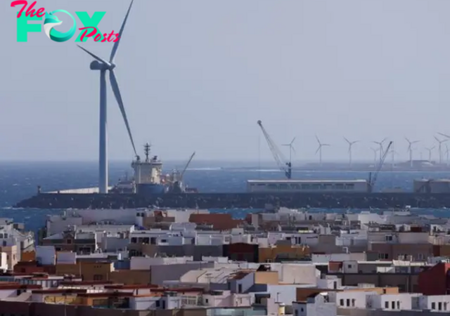 Chinese firm unveils a record-breaking offshore wind turbine