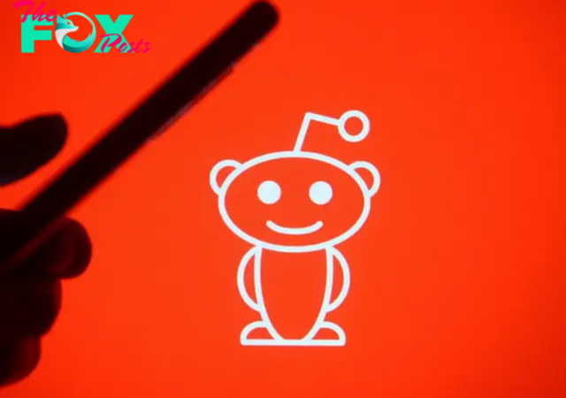 Reddit to test AI-generated search summaries, expanding AI partnerships