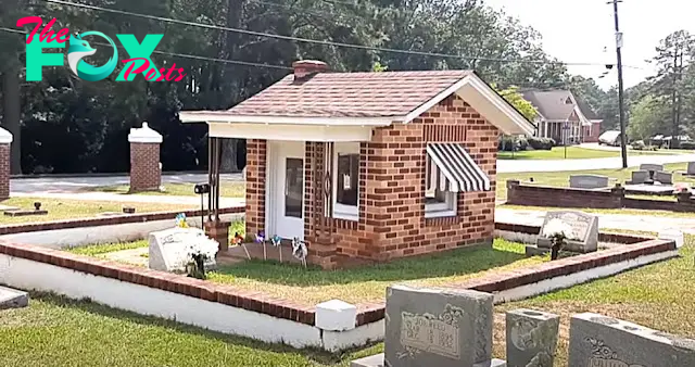 Heartbreaking reason dad buried his four year old daughter in a giant doll’s house