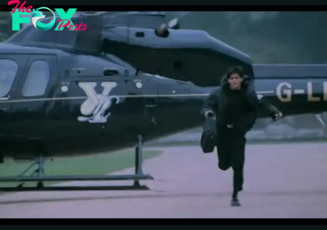 Shah Rukh Khan disappointed with iconic helicopter entry in Kabhi Khushi Kabhie Gham | The Express Tribune