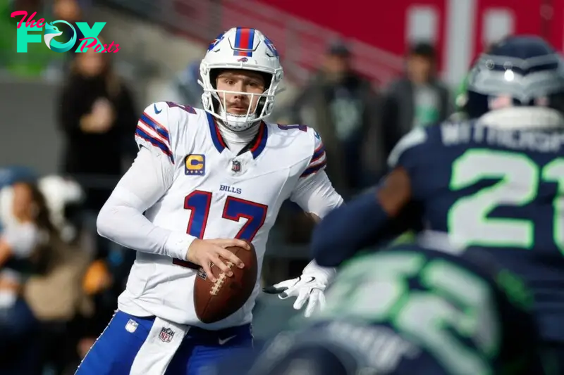 Miami Dolphins at Buffalo Bills odds, picks and predictions