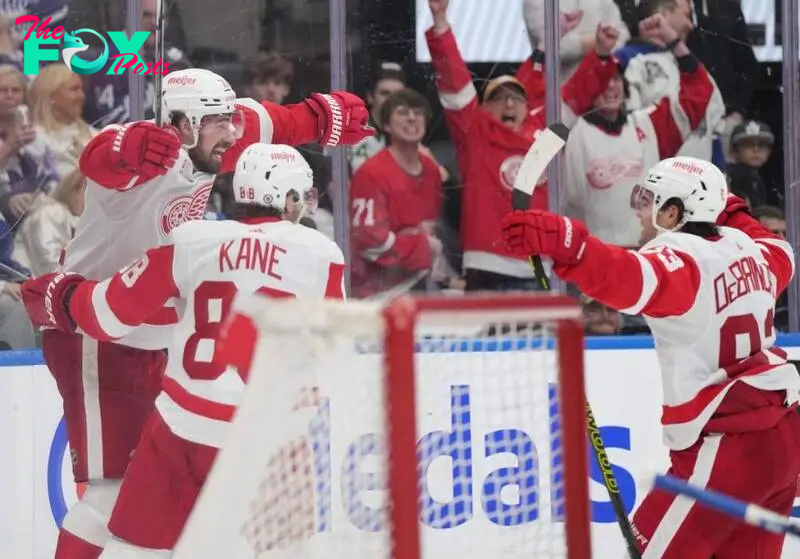 Detroit Red Wings at Toronto Maple Leafs odds, picks and predictions