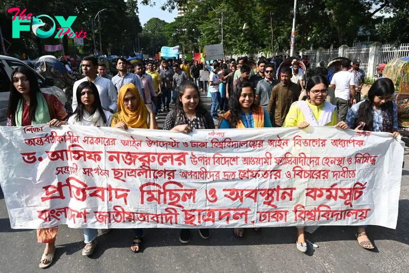 Political Rivals and Police in Bangladesh Block Party of Ousted Leader From Holding Rally