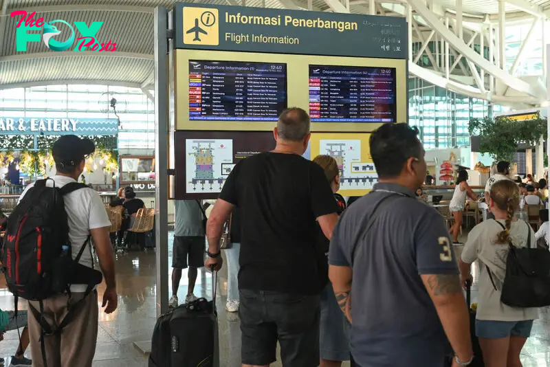 Indonesian Volcanic Eruption Causes Flight Cancellations to and From Tourist Island of Bali