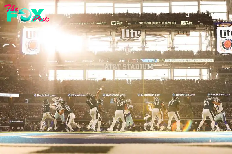 What did Eagles OC Kellen Moore say about the sun at Cowboys' AT&T Stadium?